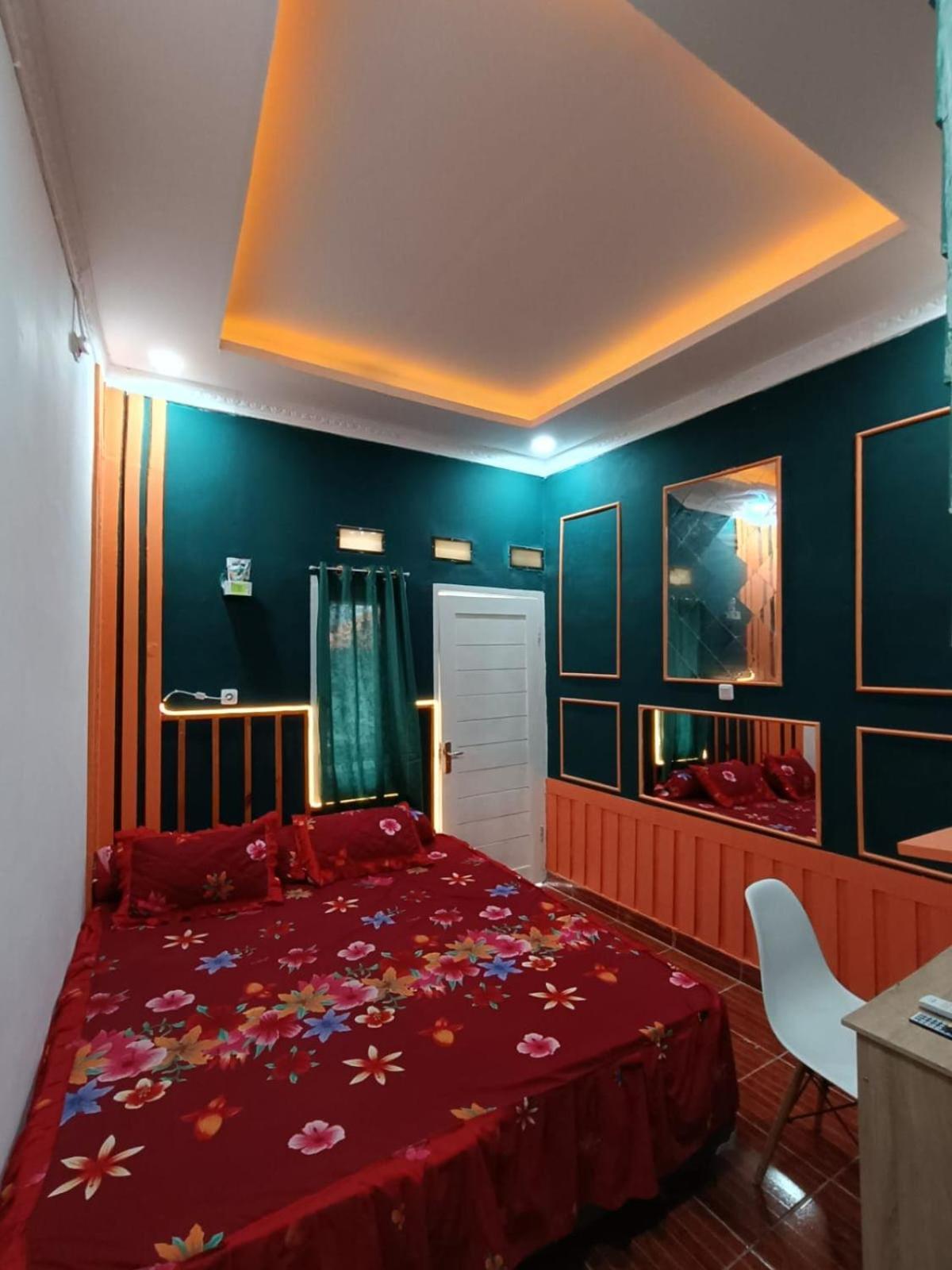 Oyo Life 92977 Neba Kost Aesthetic Hotel Peladen Kültér fotó